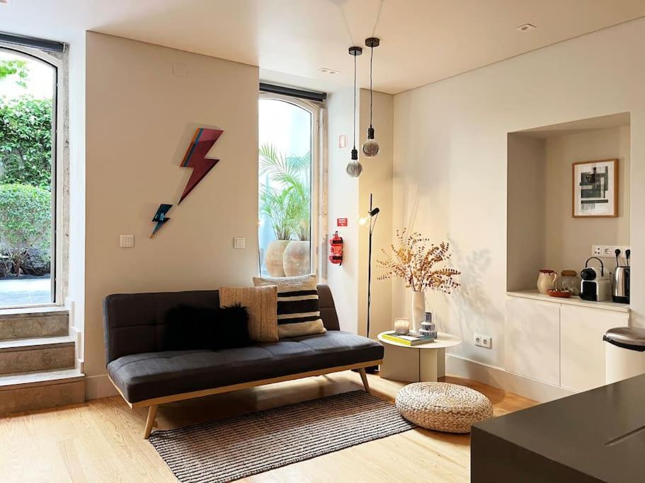 Appartamento Charming Lapa With A Private Patio Lisbona